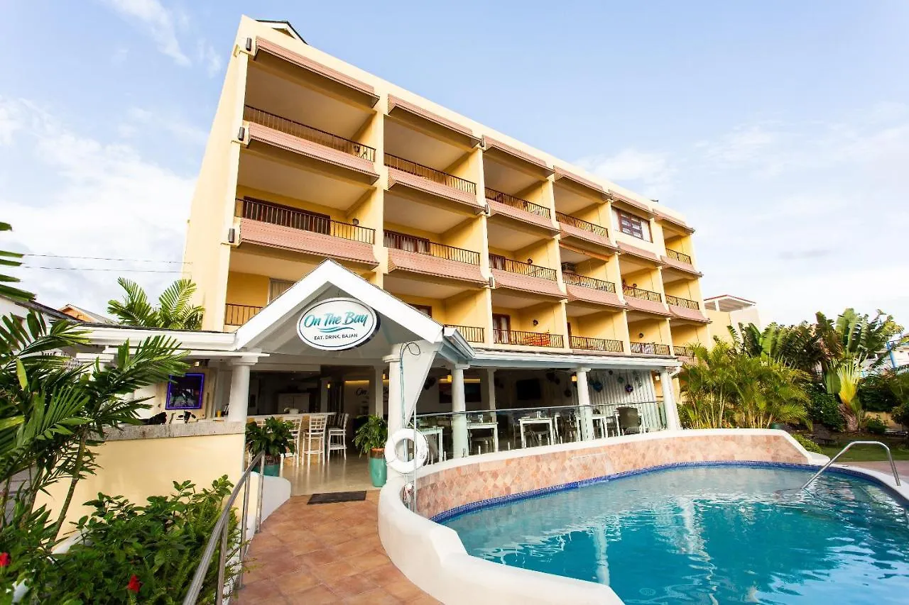 קרייסט צ'רץ' Yellow Bird Hotel