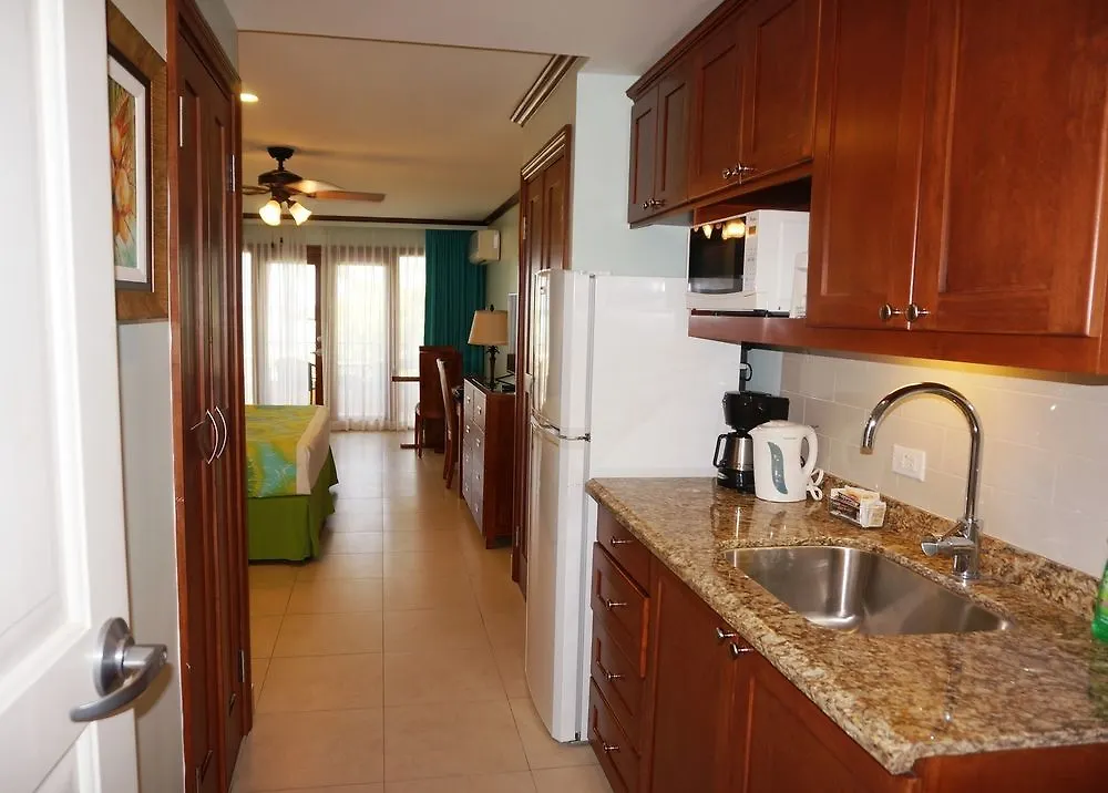 קרייסט צ'רץ' Yellow Bird Hotel  קרייסט צ'רץ'